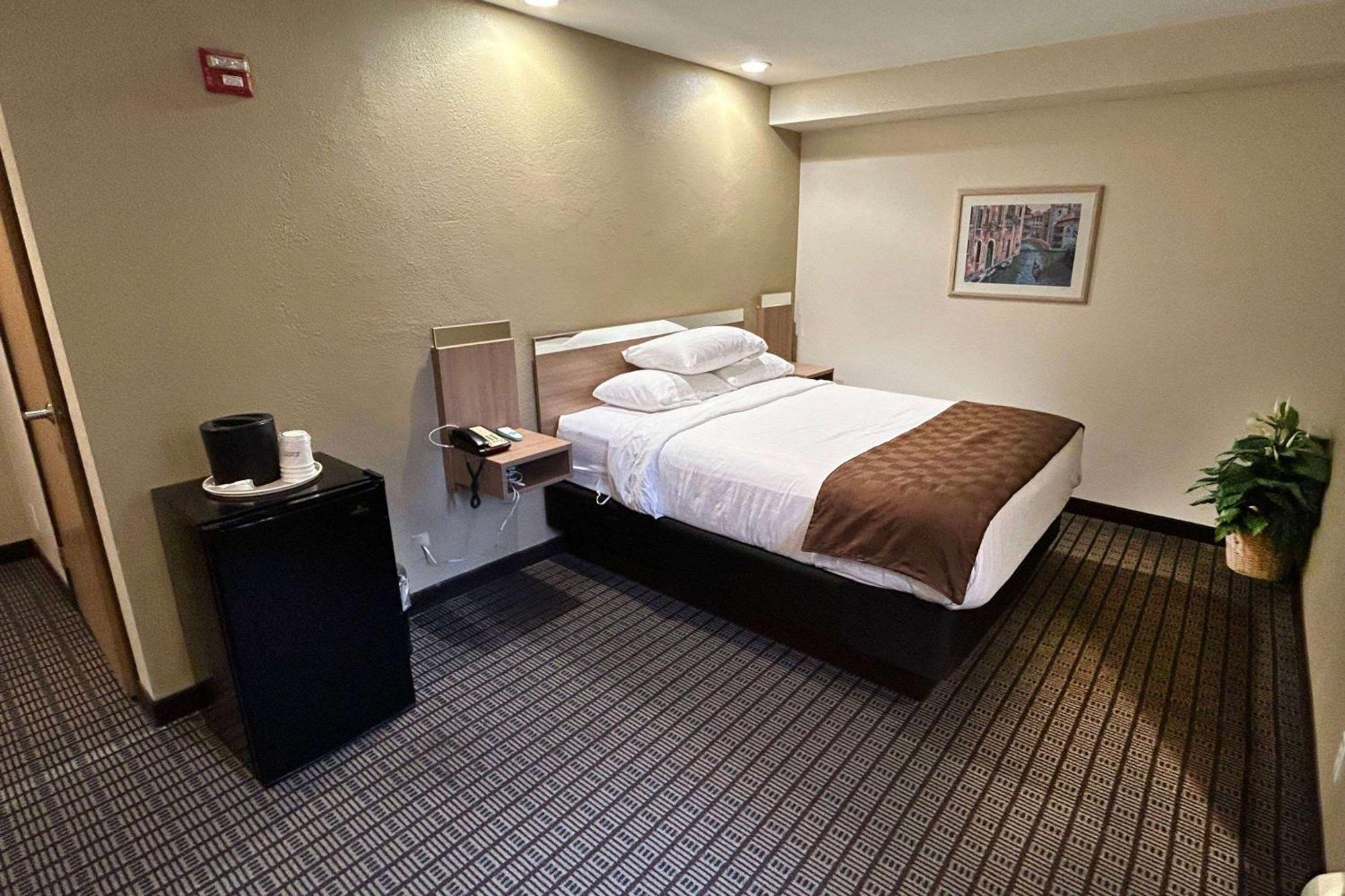 Travelodge By Wyndham Arlington/Dallas Area Exteriör bild