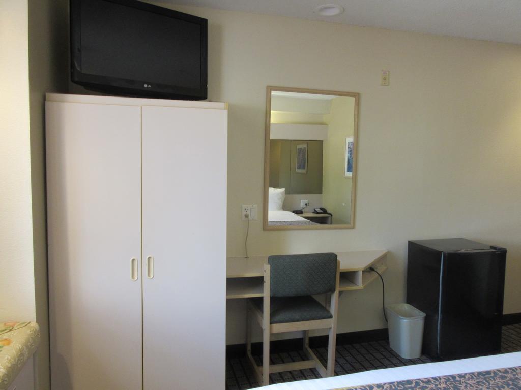 Travelodge By Wyndham Arlington/Dallas Area Exteriör bild