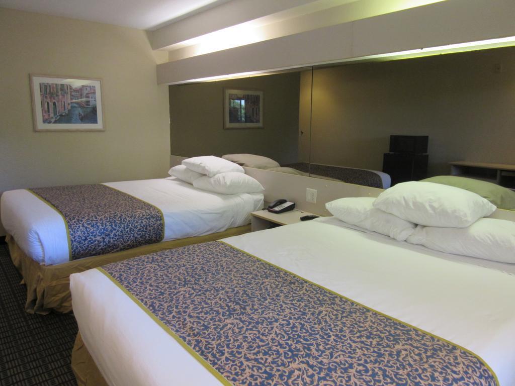 Travelodge By Wyndham Arlington/Dallas Area Exteriör bild