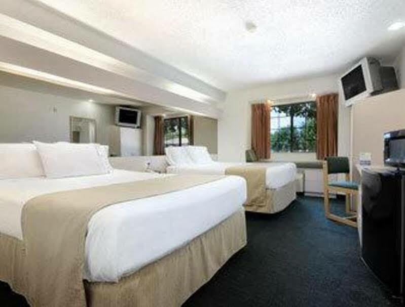 Travelodge By Wyndham Arlington/Dallas Area Exteriör bild
