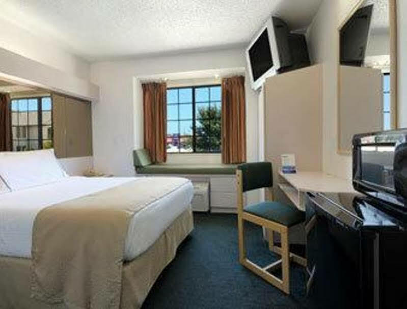Travelodge By Wyndham Arlington/Dallas Area Exteriör bild