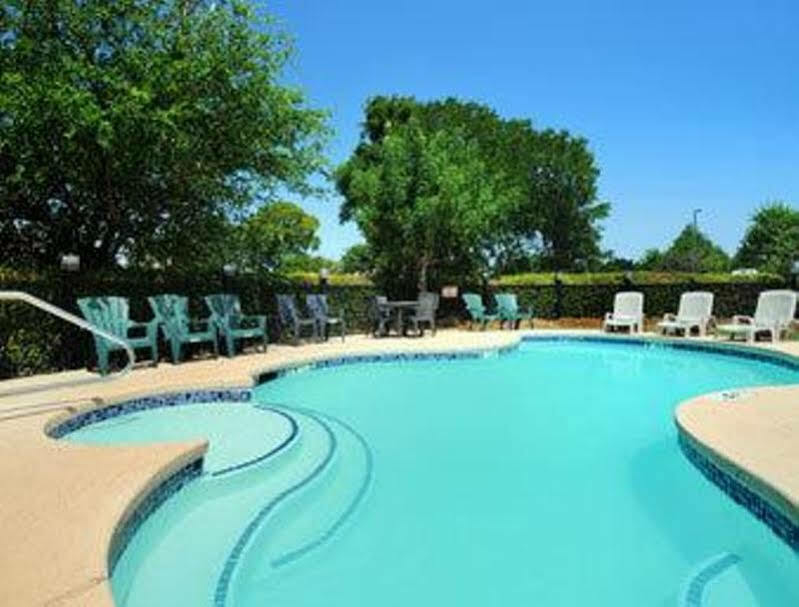 Travelodge By Wyndham Arlington/Dallas Area Exteriör bild